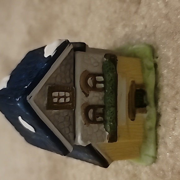 Vintage Porcelain Trinket Box House - Picture 3 of 7